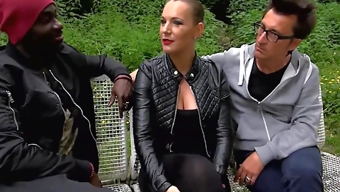 Horny ebony is going to get pounded in the threesome