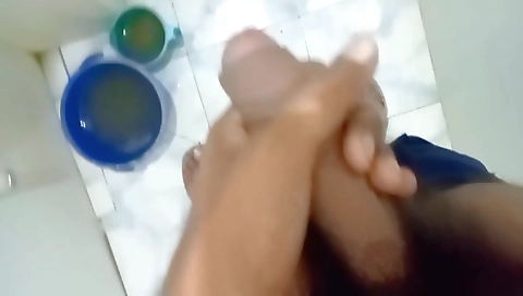 Ebony chick with a true pussy doing a wild fetish vid