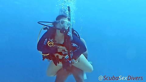 Asian milf with a sexy butt gets her friend's scuba diving