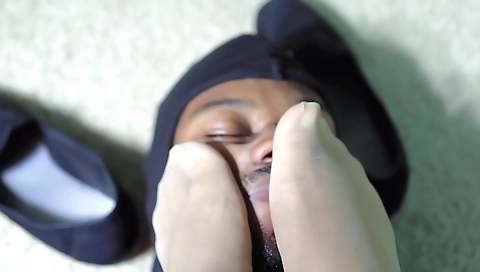 Hot chick works out with her feet on a rod and fingers her