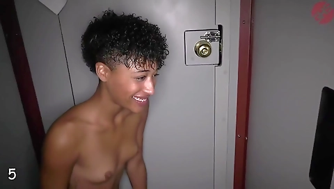 Black girl and a blonde girl in interracial threesome