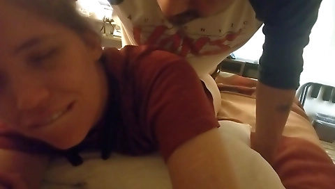 Babe gets a blowjob and assfucked in her tight asshole