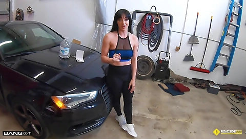 Personal trainer has a little more than workout mind