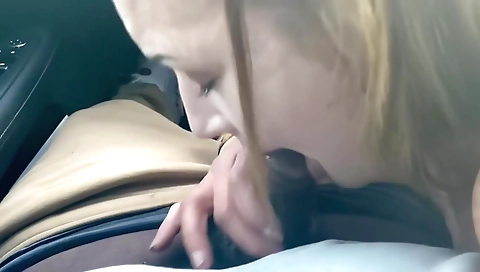 Blonde 18+ with a hot smile takes a deepthroat in the bedroom