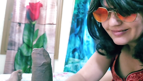 Brunette mature woman shows me how to fuck in a funny way