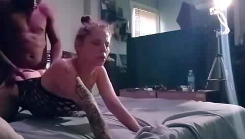 Brunette online webcam video showing her sex with guy